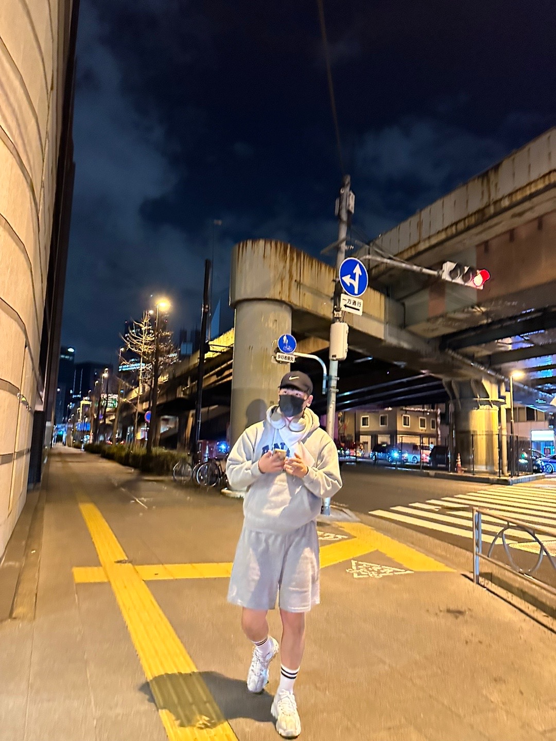 post-bg